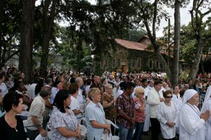 Fiéis durante a Missa mcmarc2013-2