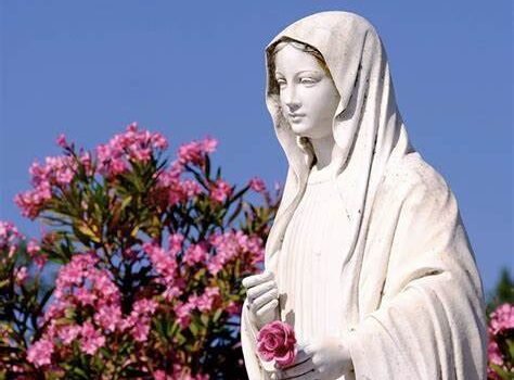 Novena em honra a Nossa Senhora Rainha da Paz