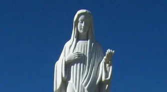 Novena em honra a Nossa Senhora Rainha da Paz
